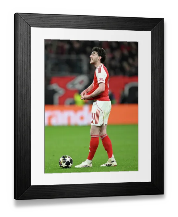 Framed Print : Bayer 04 Leverkusen v Arsenal FC - UEFA Champions League 2025 / 26 Round of 16 First Leg