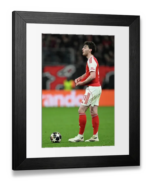Framed Print : Bayer 04 Leverkusen v Arsenal FC - UEFA Champions League 2025 / 26 Round of 16 First Leg