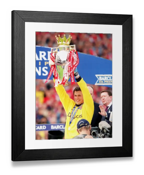 Framed Print : Thierry Henry's Triumph: Arsenal's Unforgettable 4-3 Victory over Everton, FA Barclaycard Premiership Title Win Framed Print : Thierry Henry's Triumph: Arsenal's Unforgettable 4-3 Victory over Everton, FA Barclaycard Premiership Title Win