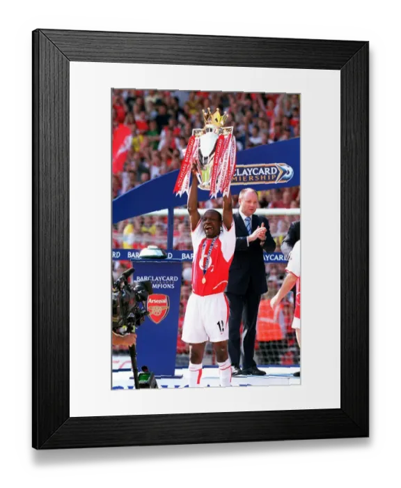 Framed Print : Arsenal vs Leicester City: FA Premiership Showdown at Highbury, London (May 15, 2004) Framed Print : Arsenal vs Leicester City: FA Premiership Showdown at Highbury, London (May 15, 2004)