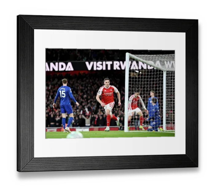 Framed Print : Arsenal v Everton - Premier League Framed Print : Arsenal v Everton - Premier League