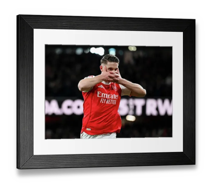 Framed Print : Arsenal v Everton - Premier League Framed Print : Arsenal v Everton - Premier League