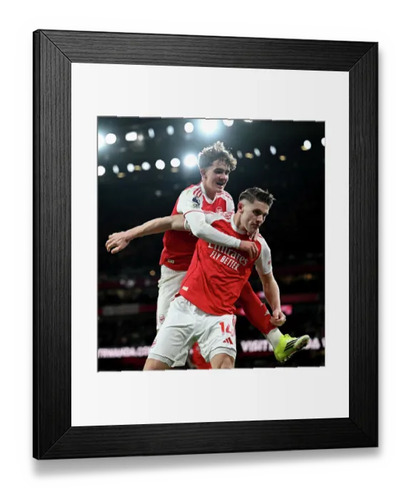Framed Print : Arsenal v Everton - Premier League