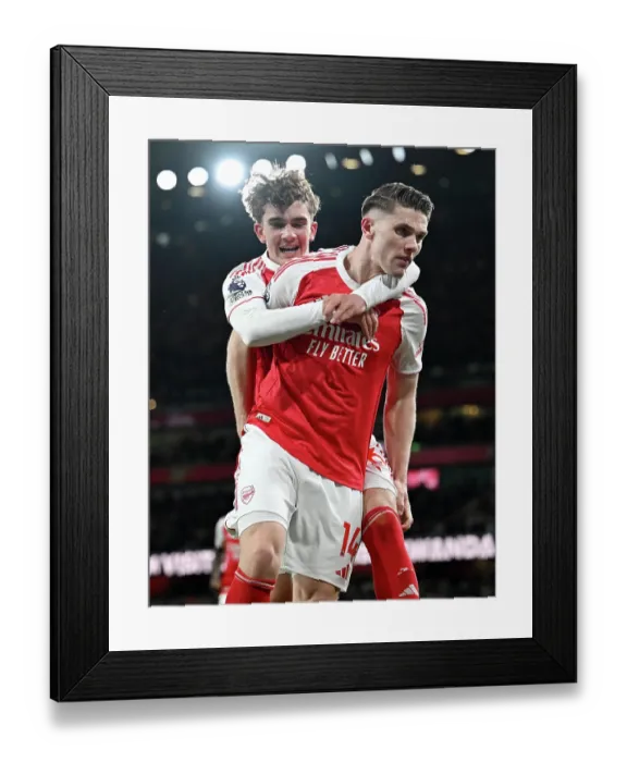 Framed Print : Arsenal v Everton - Premier League