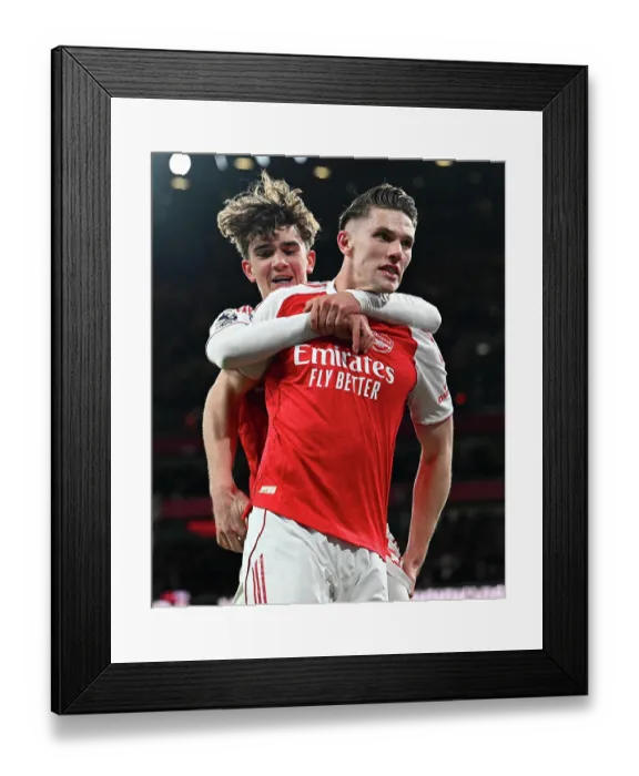Framed Print : Arsenal v Everton - Premier League