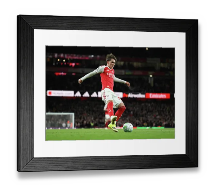 Framed Print : Arsenal v Everton - Premier League