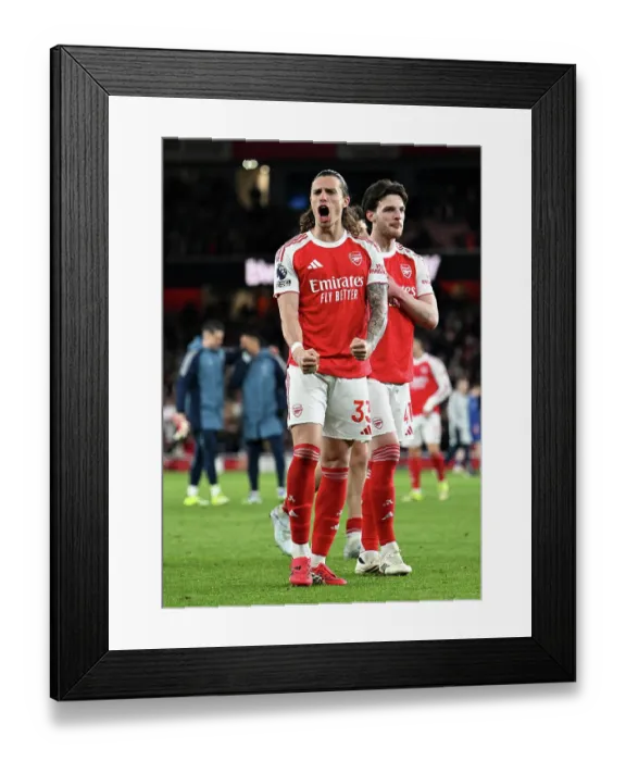 Framed Print : Arsenal v Everton - Premier League