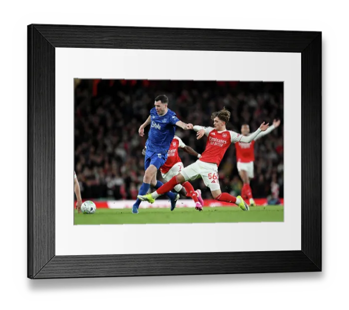 Framed Print : Arsenal v Everton - Premier League