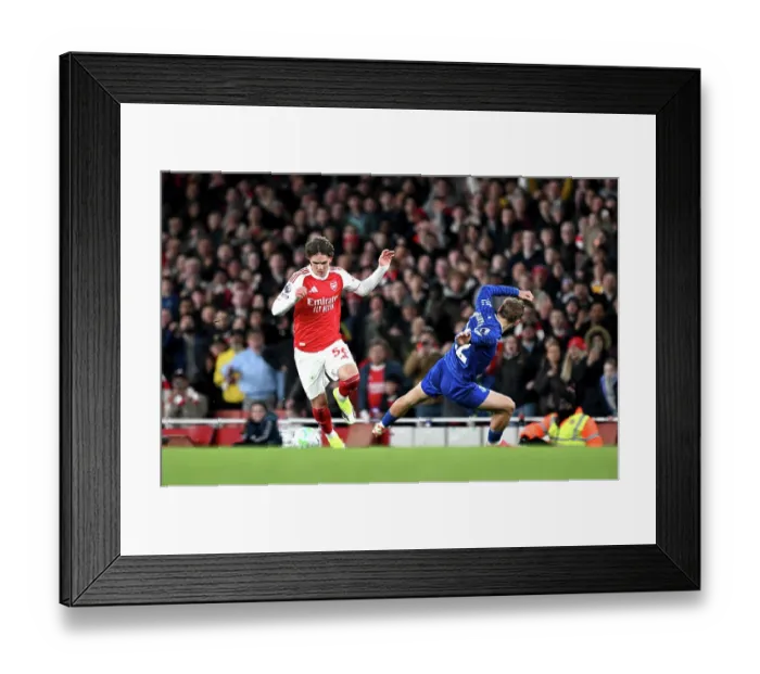 Framed Print : Arsenal v Everton - Premier League