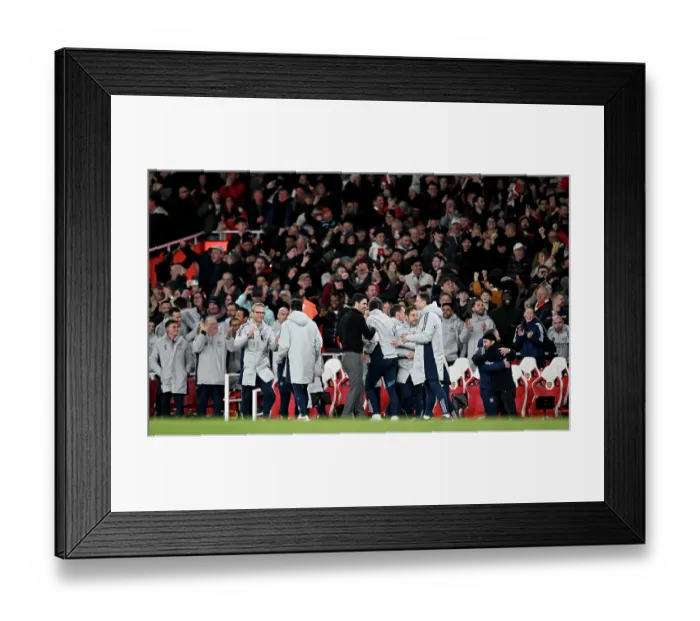 Framed Print : Arsenal v Everton - Premier League