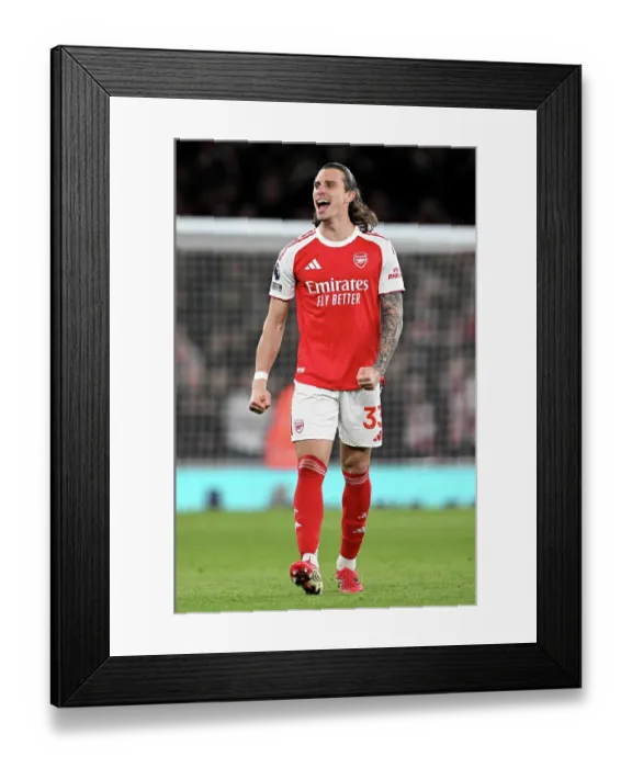 Framed Print : Arsenal v Everton - Premier League
