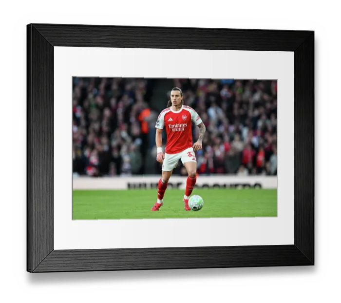 Framed Print : Arsenal v Everton - Premier League