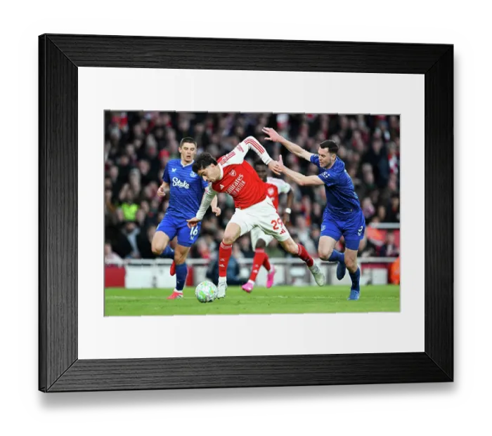 Framed Print : Arsenal v Everton - Premier League