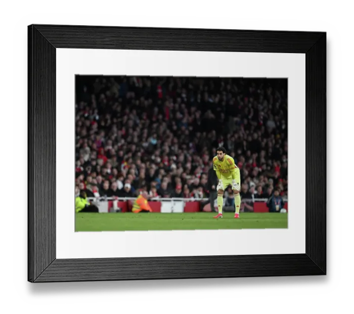 Framed Print : Arsenal v Everton - Premier League