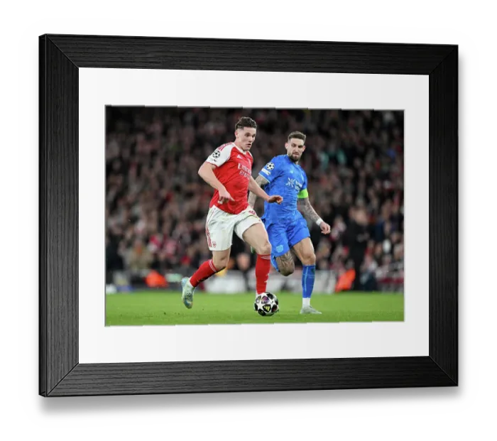 Framed Print : Arsenal FC v Bayer 04 Leverkusen - UEFA Champions League 2025 / 26 Round of 16 Second Leg