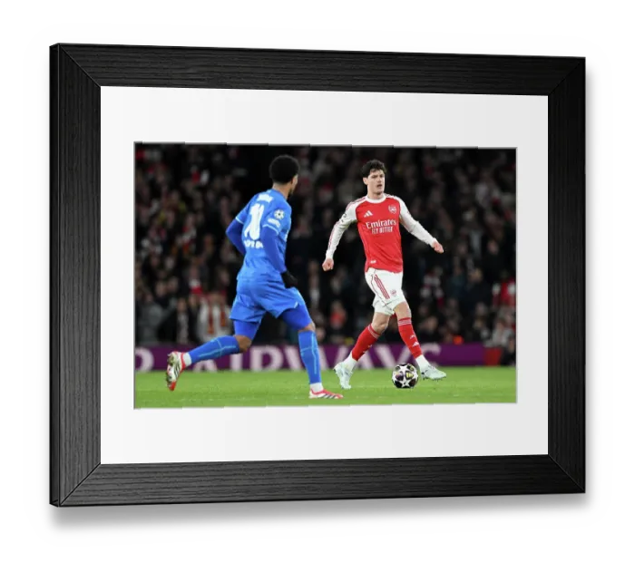 Framed Print : Arsenal FC v Bayer 04 Leverkusen - UEFA Champions League 2025 / 26 Round of 16 Second Leg