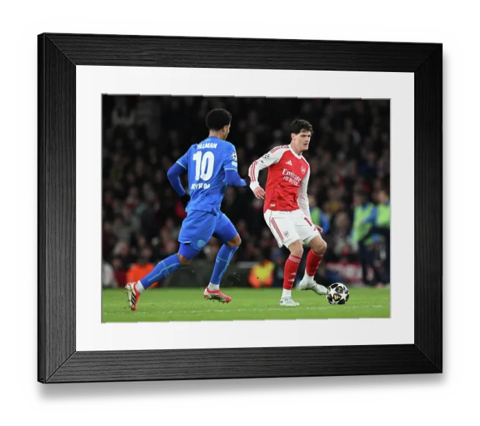 Framed Print : Arsenal FC v Bayer 04 Leverkusen - UEFA Champions League 2025 / 26 Round of 16 Second Leg