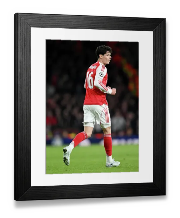 Framed Print : Arsenal FC v Bayer 04 Leverkusen - UEFA Champions League 2025 / 26 Round of 16 Second Leg