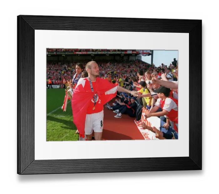Framed Print : Arsenal vs Leicester City: FA Premiership Showdown - May 15, 2004, Highbury, London