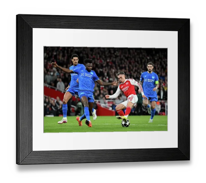 Framed Print : Arsenal FC v Bayer 04 Leverkusen - UEFA Champions League 2025 / 26 Round of 16 Second Leg