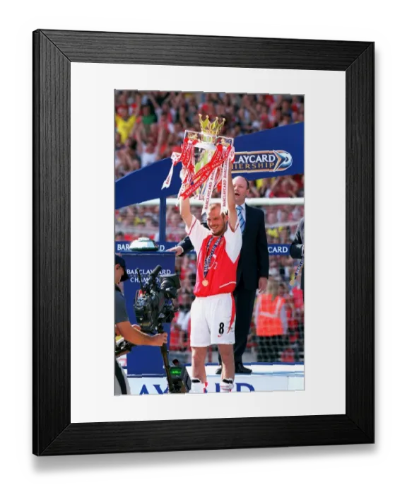 Framed Print : Arsenal vs Leicester City: FA Premiership Showdown, May 15, 2004, Highbury, London