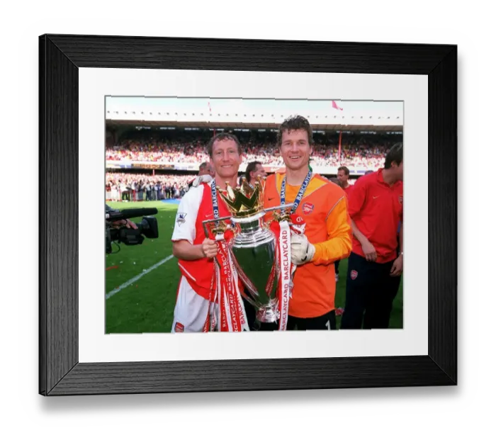 Framed Print : Arsenal vs Leicester City: FA Premiership Showdown - May 15, 2004