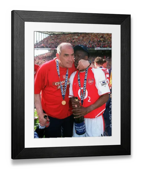 Framed Print : Arsenal vs Leicester City: FA Premiership Battle at Highbury, May 15, 2004 Framed Print : Arsenal vs Leicester City: FA Premiership Battle at Highbury, May 15, 2004