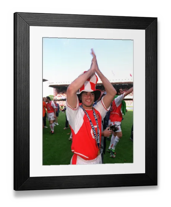 Framed Print : FA Premiership Showdown: Arsenal vs Leicester City, May 15, 2004, Highbury Stadium, London