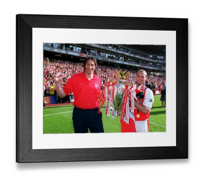 Framed Print : Arsenal vs Leicester City: FA Premiership Showdown - May 15, 2004, Highbury, London Framed Print : Arsenal vs Leicester City: FA Premiership Showdown - May 15, 2004, Highbury, London
