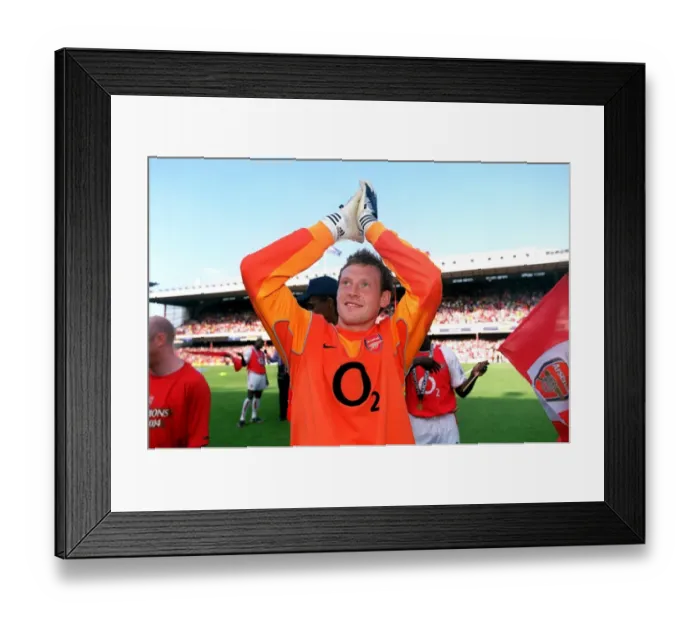Framed Print : Arsenal vs Leicester City: FA Premiership Showdown at Highbury, 2004 Framed Print : Arsenal vs Leicester City: FA Premiership Showdown at Highbury, 2004