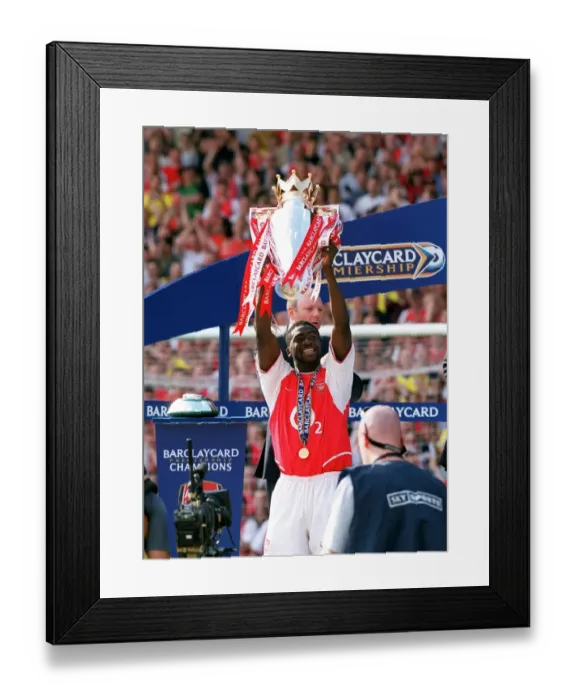 Framed Print : Arsenal vs Leicester City: FA Premiership Showdown, May 15, 2004, Highbury, London Framed Print : Arsenal vs Leicester City: FA Premiership Showdown, May 15, 2004, Highbury, London