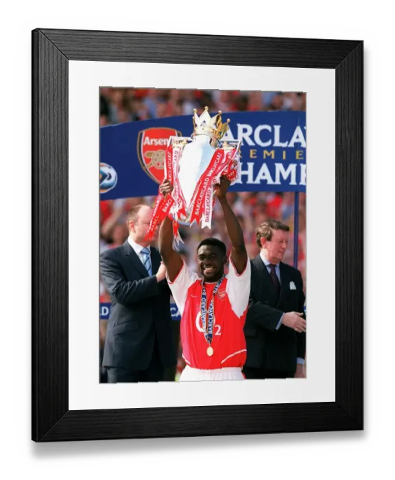 Framed Print : Arsenal vs Leicester City: FA Premiership Showdown, May 15, 2004, Highbury, London Framed Print : Arsenal vs Leicester City: FA Premiership Showdown, May 15, 2004, Highbury, London