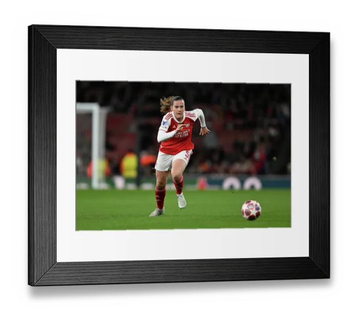 Framed Print : Arsenal v Chelsea - UEFA Women's Champions League 2025 / 26 Quarter-finals First Leg Framed Print : Arsenal v Chelsea - UEFA Women's Champions League 2025 / 26 Quarter-finals First Leg