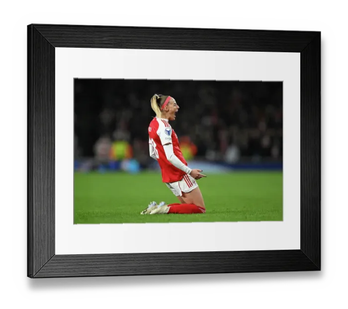 Framed Print : Arsenal v Chelsea - UEFA Women's Champions League 2025 / 26 Quarter-finals First Leg Framed Print : Arsenal v Chelsea - UEFA Women's Champions League 2025 / 26 Quarter-finals First Leg