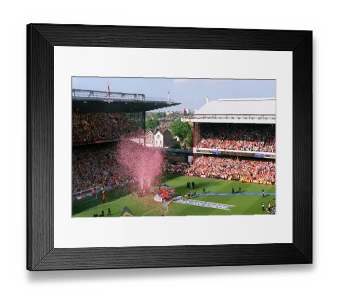 Framed Print : Arsenal vs Leicester City: FA Premiership Showdown - May 15, 2004, Highbury, London