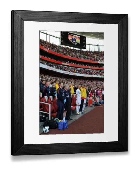 Framed Print : Arsene Wenger the Arsenal Manager stand for a minutes silence in honour of Danny Fiszman Framed Print : Arsene Wenger the Arsenal Manager stand for a minutes silence in honour of Danny Fiszman