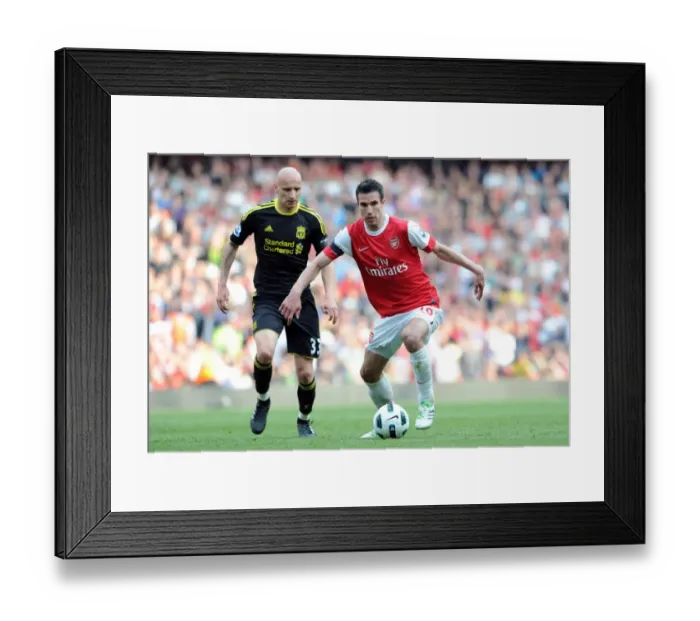 Framed Print : Robin van Persie (Arsenal) Jonjo Shelvey (Liverpool). Arsenal 1: 1 Liverpool
