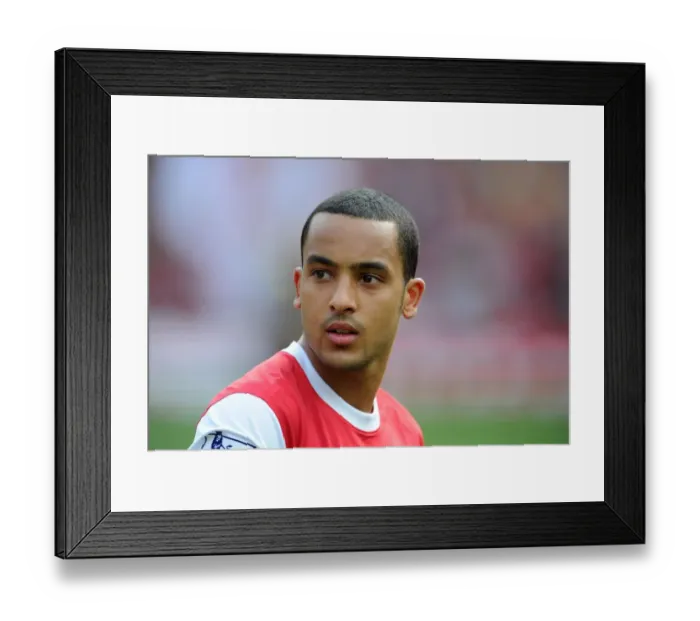 Framed Print : Theo Walcott's Thrilling Stalemate: Arsenal vs Liverpool, Barclays Premier League, Emirates Stadium, 17 / 4 / 11