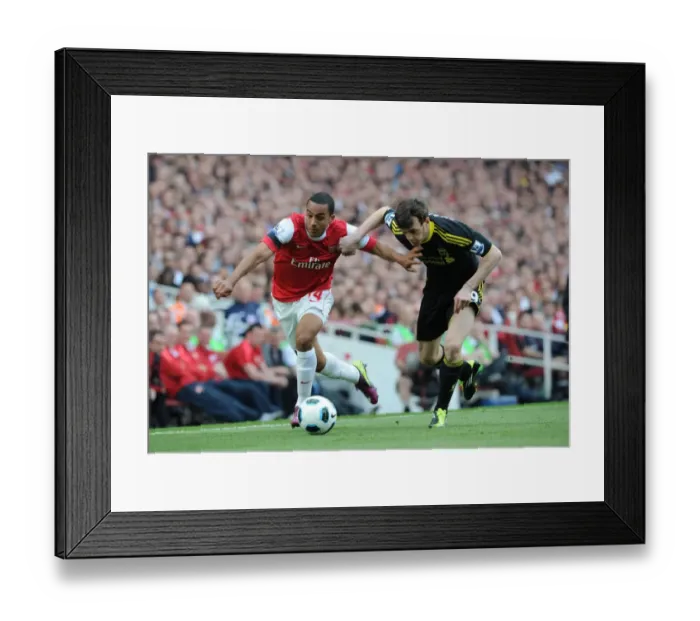 Framed Print : Theo Walcott vs. Jack Robinson: Stalemate at Emirates Stadium - Arsenal 1:1 Liverpool, Barclays Premier League Framed Print : Theo Walcott vs. Jack Robinson: Stalemate at Emirates Stadium - Arsenal 1:1 Liverpool, Barclays Premier League