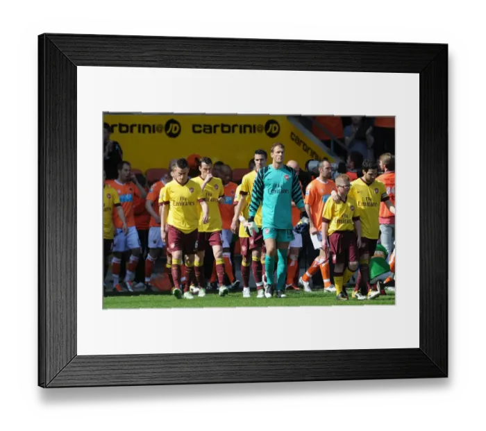 Framed Print : Jens Lehmann's Triumph: Arsenal Crushes Blackpool 3-1 in the Premier League