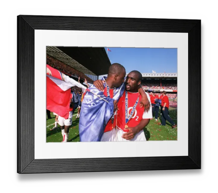 Framed Print : Arsenal vs Leicester City: FA Premiership Showdown at Highbury, London (May 15, 2004)