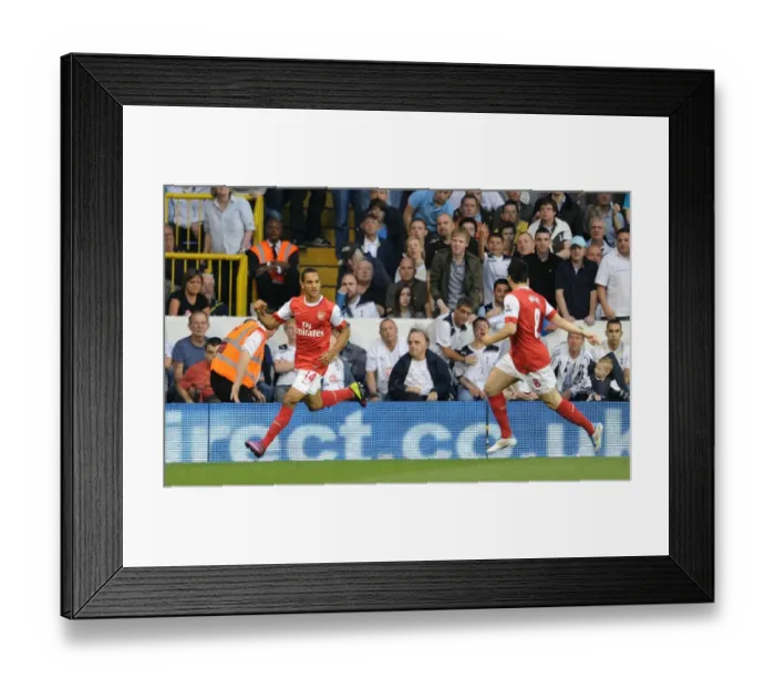 Framed Print : Theo Walcott celebrates scoring Arsenals 1st goal. Tottenham Hotspur 3: 3 Arsenal