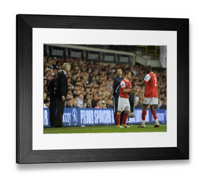 Framed Print : Arsene Wenger the Arsenal Manager watches as Jack Wilshere replaces Abou Diaby (Arsenal)