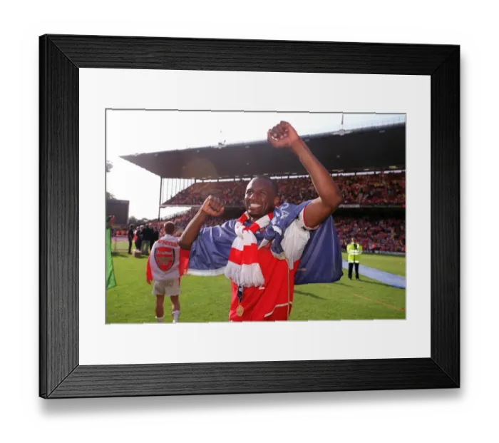 Framed Print : Arsenal vs Leicester City: FA Premiership Showdown - May 15, 2004 Framed Print : Arsenal vs Leicester City: FA Premiership Showdown - May 15, 2004