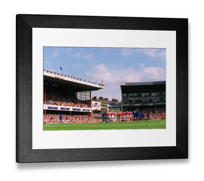 Framed Print : Arsenal vs Leicester City: FA Premiership Showdown - May 15, 2004, Highbury, London