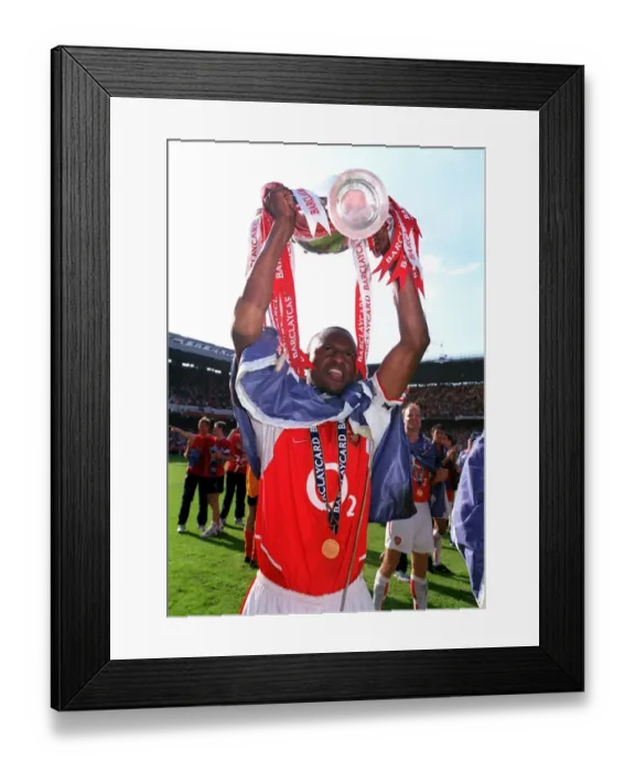 Framed Print : Battle for the Title: Arsenal vs Leicester City, May 15, 2004 - Highbury's Champion Clash, London