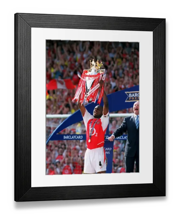 Framed Print : Arsenal vs Leicester City: FA Premiership Showdown, May 15, 2004, Highbury, London Framed Print : Arsenal vs Leicester City: FA Premiership Showdown, May 15, 2004, Highbury, London