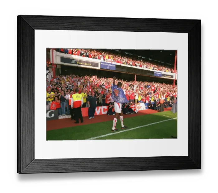 Framed Print : Arsenal vs Leicester City: FA Premiership Showdown at Highbury, London (May 15, 2004)