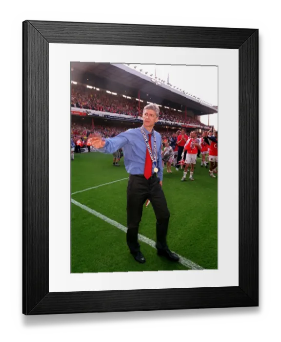 Framed Print : Arsenal vs Leicester City: FA Premiership Showdown, May 15, 2004, Highbury, London