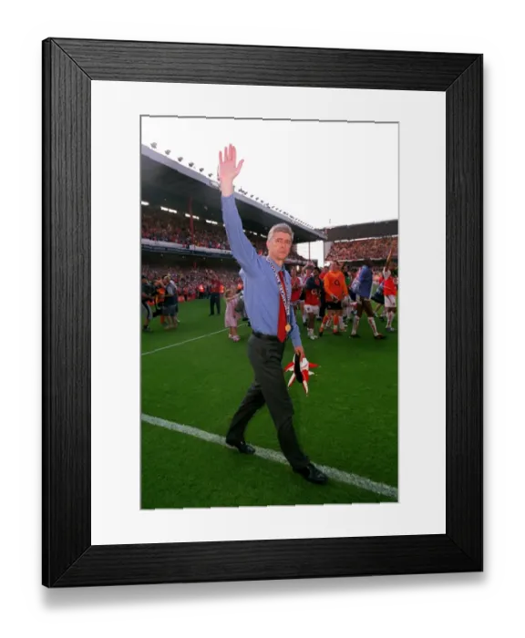 Framed Print : Arsenal vs Leicester City: FA Premiership Showdown - May 15, 2004, Highbury, London
